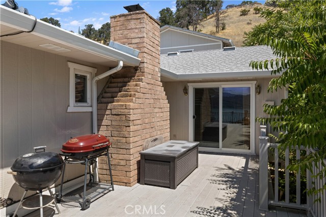 13041 San Joaquin Avenue, Clearlake CA: https://media.crmls.org/medias/286602bd-a112-49b7-8a9a-6744e33f02da.jpg