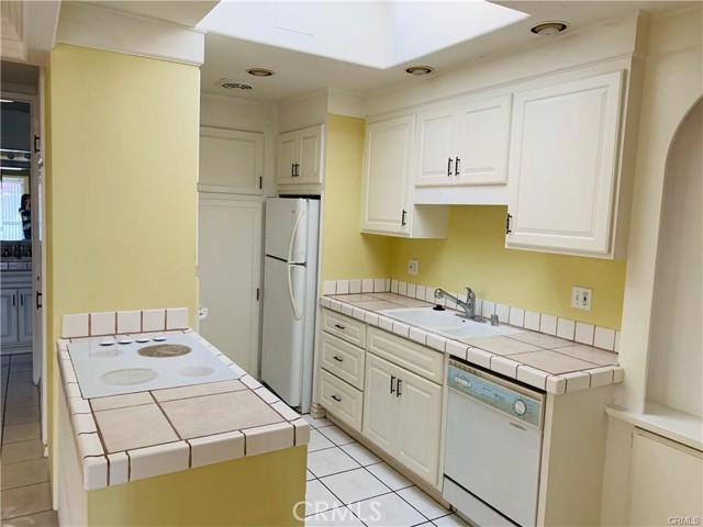 Detail Gallery Image 4 of 9 For 2276 via Mariposa East #R,  Laguna Woods,  CA 92637 - 2 Beds | 1 Baths