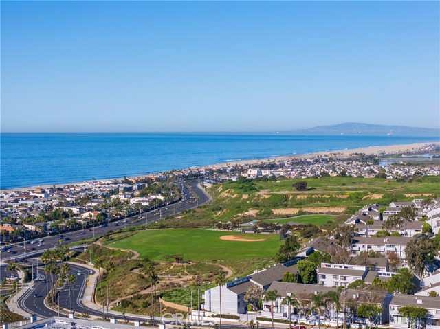 Detail Gallery Image 39 of 59 For 230 Lille Lane #113,  Newport Beach,  CA 92663 - 3 Beds | 3 Baths