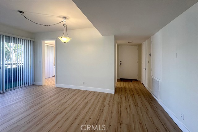 Detail Gallery Image 14 of 35 For 14530 Benefit #102,  Sherman Oaks,  CA 91403 - 2 Beds | 2 Baths