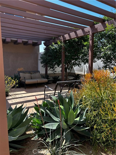 Detail Gallery Image 36 of 38 For 5241 Colodny Dr #201,  Agoura Hills,  CA 91301 - 3 Beds | 2/1 Baths