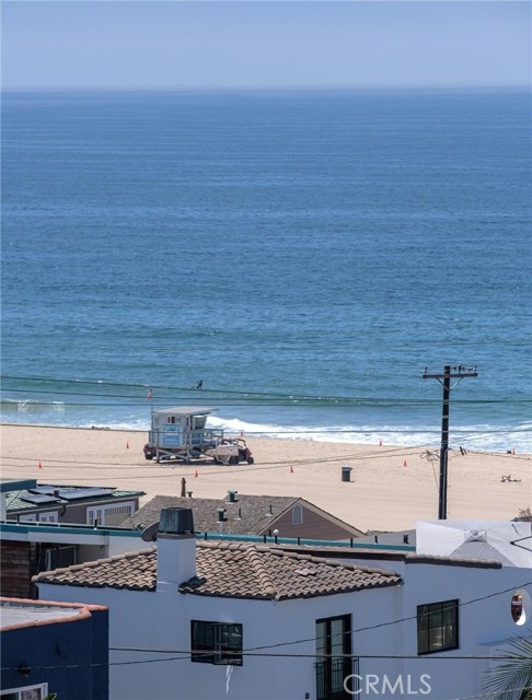 View of 28th Street lifeguard tower and dry sand