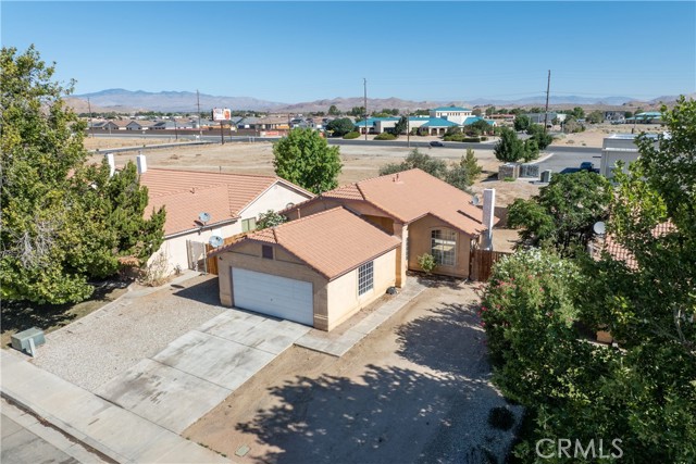 3519 San Jacinto Avenue, Rosamond CA: https://media.crmls.org/medias/28673423-fde3-44dc-9383-6b7b982211d3.jpg