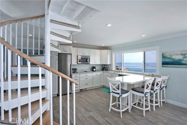 Detail Gallery Image 12 of 25 For 1249 Ocean Front #D,  Laguna Beach,  CA 92651 - 1 Beds | 1 Baths