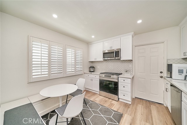 Detail Gallery Image 10 of 35 For 13007 Duffield Ave, La Mirada,  CA 90638 - 4 Beds | 2 Baths