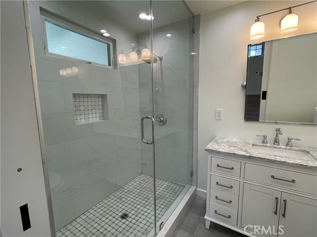 Detail Gallery Image 22 of 37 For 22678 Kittridge St, West Hills,  CA 91307 - 4 Beds | 3 Baths
