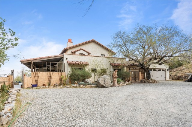9075 Mesa Vista Street, Apple Valley CA: https://media.crmls.org/medias/28687e70-725e-47d7-a6ee-8322c59a102a.jpg