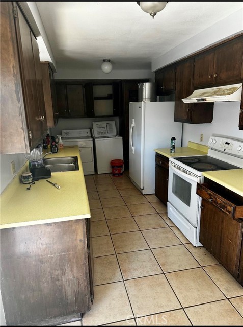 41041 Alder, Hemet CA: https://media.crmls.org/medias/28696e6a-7fca-47f6-ac1d-c14a75138955.jpg