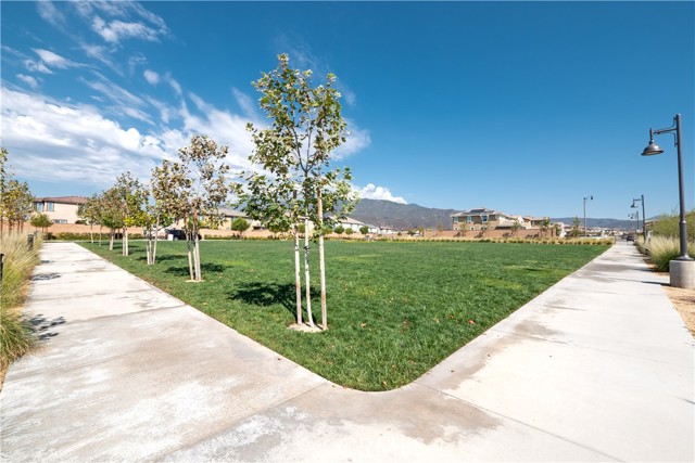 Detail Gallery Image 43 of 69 For 16657 Snowdrop Ln #2,  Fontana,  CA 92336 - 4 Beds | 3 Baths
