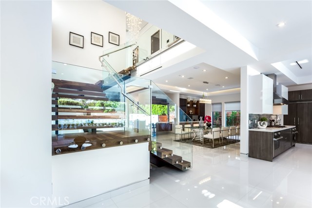 Detail Gallery Image 15 of 34 For 12732 Hortense St., Studio City,  CA 91604 - 5 Beds | 6 Baths