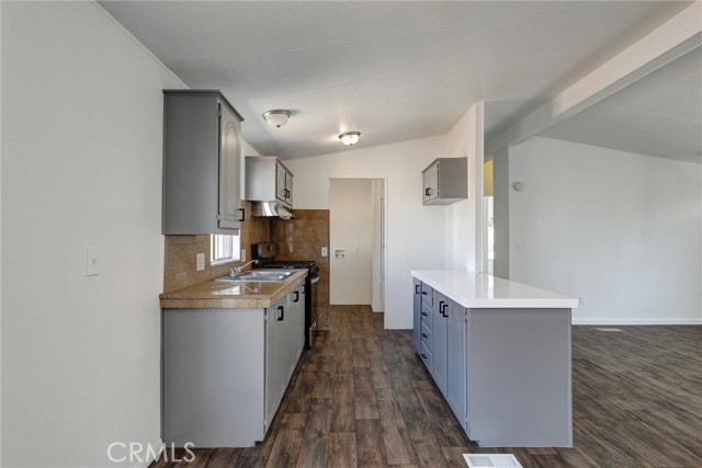 Detail Gallery Image 13 of 33 For 80 E Dawes St #202,  Perris,  CA 92571 - 3 Beds | 2 Baths