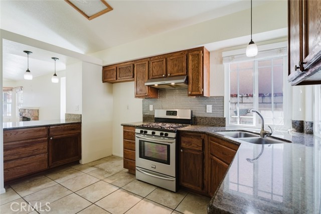 11458 Gold Hill Ave, Fontana, CA 92337 photo 18