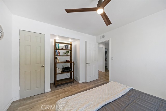 Detail Gallery Image 17 of 38 For 3581 Kemble Ave, Long Beach,  CA 90808 - 3 Beds | 2/1 Baths