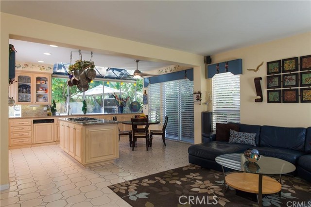 Detail Gallery Image 9 of 16 For 17 Briercliff, Trabuco Canyon,  CA 92679 - 4 Beds | 4 Baths