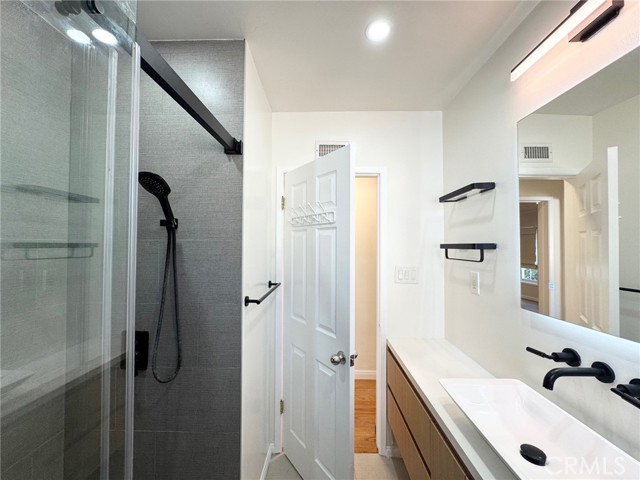 Detail Gallery Image 14 of 25 For 16407 Graystone, Norwalk,  CA 90650 - 3 Beds | 2 Baths