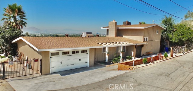 Detail Gallery Image 2 of 50 For 6570 Monte Vista Dr, San Bernardino,  CA 92404 - 2 Beds | 2 Baths