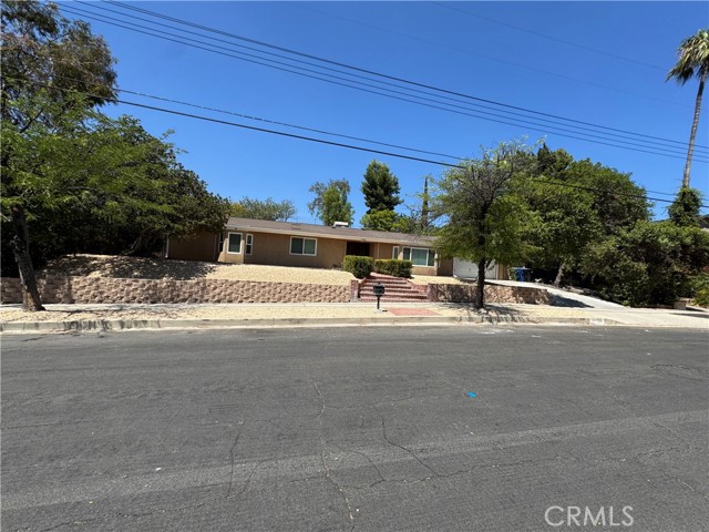 20537 Aetna Street, Woodland Hills CA: https://media.crmls.org/medias/286c9c3d-594d-4264-bac5-75d0360c0dae.jpg
