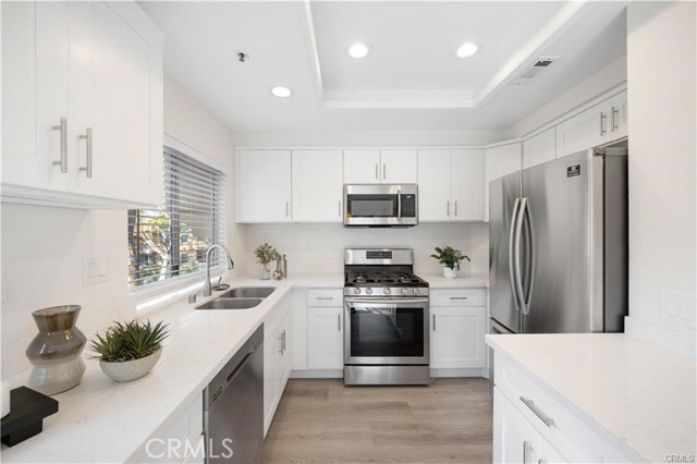 Detail Gallery Image 10 of 30 For 15 Ericson Aisle, Irvine,  CA 92620 - 3 Beds | 2 Baths