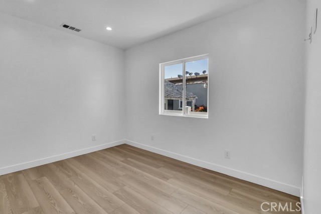 629 Olive Avenue, Long Beach CA: https://media.crmls.org/medias/286d4995-ecc6-496d-8a0e-3588441600ec.jpg