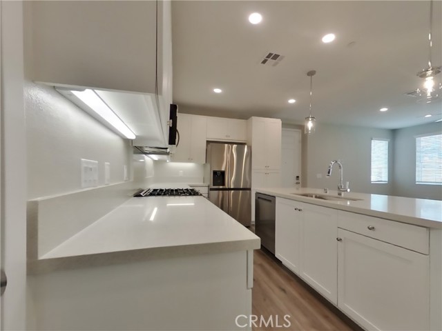 28219 Luther Drive, Menifee CA: https://media.crmls.org/medias/286d51a4-30b1-4b34-a976-4456ff141147.jpg