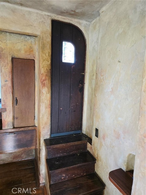 1403 Avon Park, Los Angeles CA: https://media.crmls.org/medias/286d6ca1-e2a1-44ad-8276-9426a3d6947e.jpg
