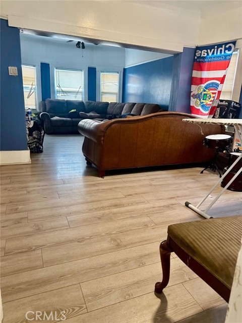 Detail Gallery Image 2 of 12 For 1434 40th, Oakland,  CA 94601 - 3 Beds | 2/1 Baths