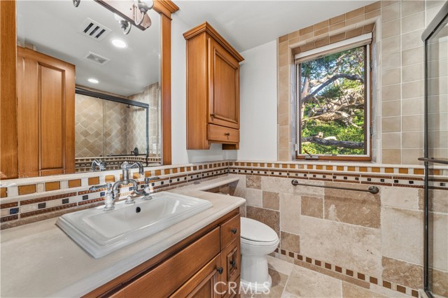 Detail Gallery Image 45 of 73 For 21 Bay, Laguna Beach,  CA 92651 - 6 Beds | 6/1 Baths