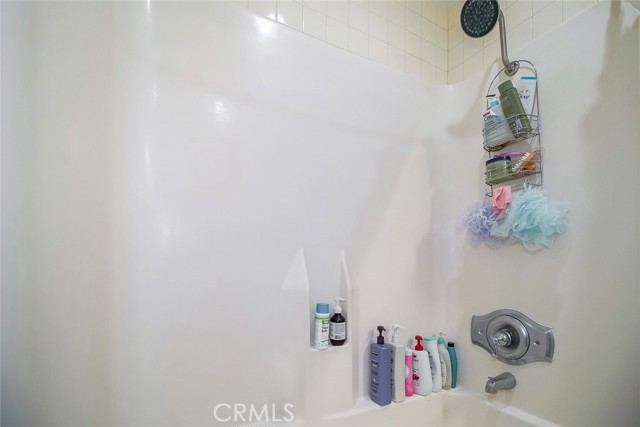 Detail Gallery Image 28 of 54 For 27123 Crossglade Ave #4,  Canyon Country,  CA 91351 - 2 Beds | 2 Baths