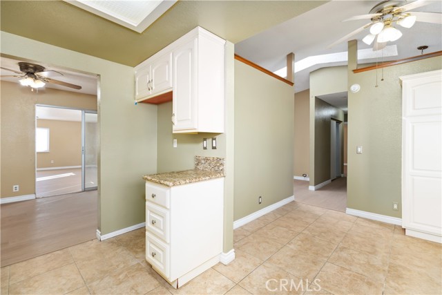 Detail Gallery Image 14 of 35 For 17569 Redbud St, Hesperia,  CA 92345 - 3 Beds | 2 Baths