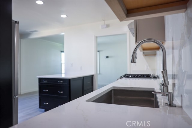 Detail Gallery Image 6 of 17 For 11253 Segrell Way, Culver City,  CA 90230 - 3 Beds | 2 Baths