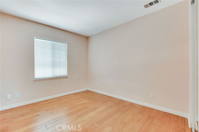 12139 Serra Avenue, Chino CA: https://media.crmls.org/medias/286f21bf-020d-4fdd-aabe-b9a069c0750e.jpg
