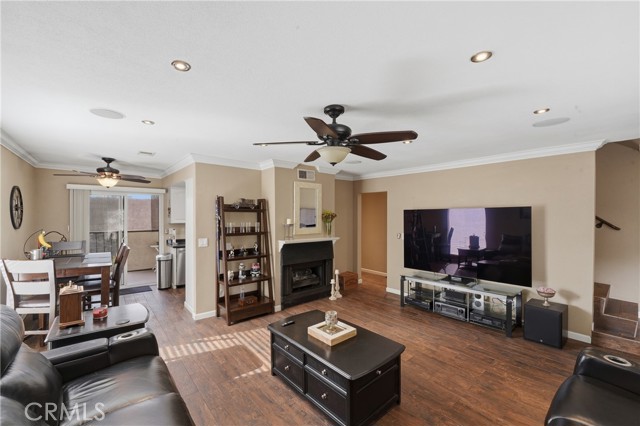 Detail Gallery Image 4 of 20 For 400 S Flower #99,  Orange,  CA 92868 - 2 Beds | 2/1 Baths