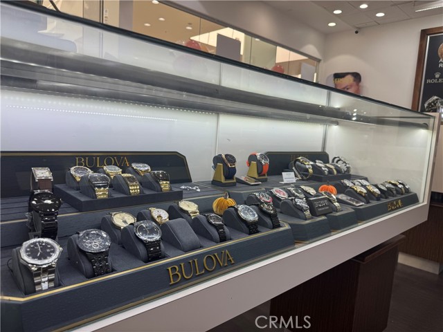 217 Stonewood Street, Downey CA: https://media.crmls.org/medias/286f8fa4-1f60-478f-aced-c2daba54a0b3.jpg