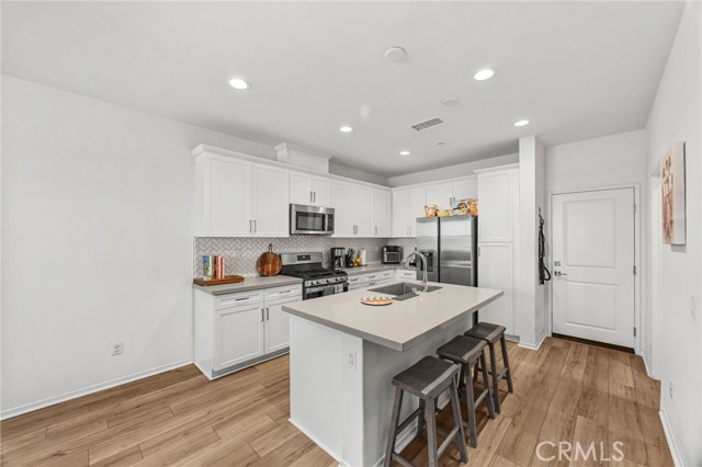 Detail Gallery Image 8 of 39 For 16025 Main St, Chino,  CA 91708 - 3 Beds | 2/1 Baths