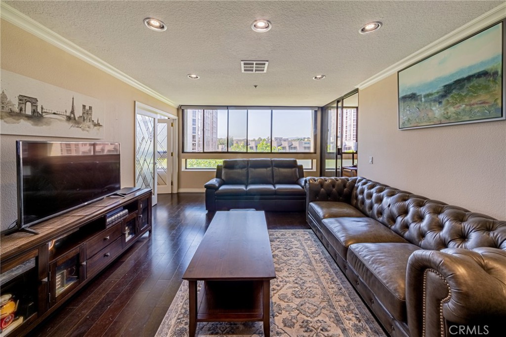 880 W 1st Street 308, Los Angeles, CA 90012