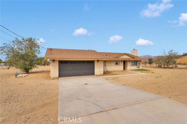 22612 Viento Road, Apple Valley CA: https://media.crmls.org/medias/28706a25-24f3-4609-a445-8ad0823fb1c9.jpg