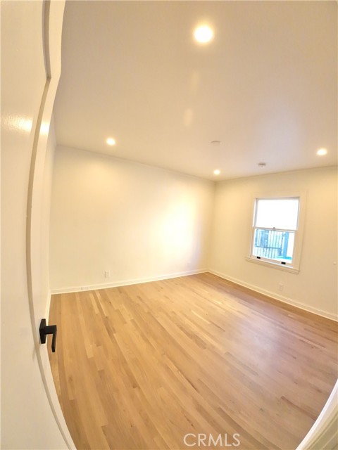 Detail Gallery Image 9 of 10 For 1215 S Sycamore Ave, Los Angeles,  CA 90019 - 3 Beds | 2 Baths