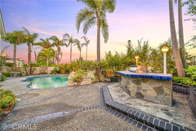 6692 Alamitos Circle, Huntington Beach CA: https://media.crmls.org/medias/28710c82-8f74-4f1b-a586-9004bbeae8c0.jpg