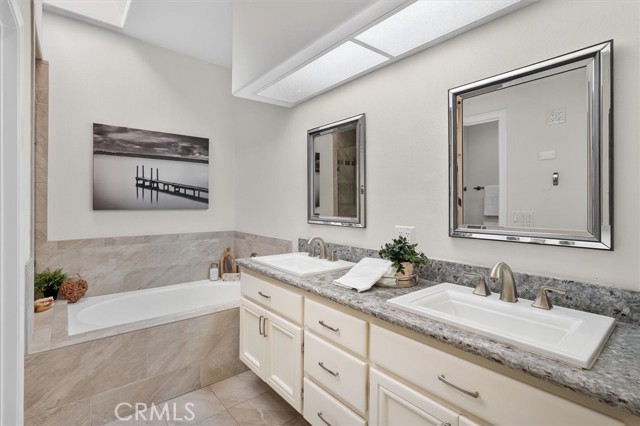 Detail Gallery Image 32 of 60 For 24448 Hampton Drive #C, Valencia,  CA 91355 - 3 Beds | 3 Baths