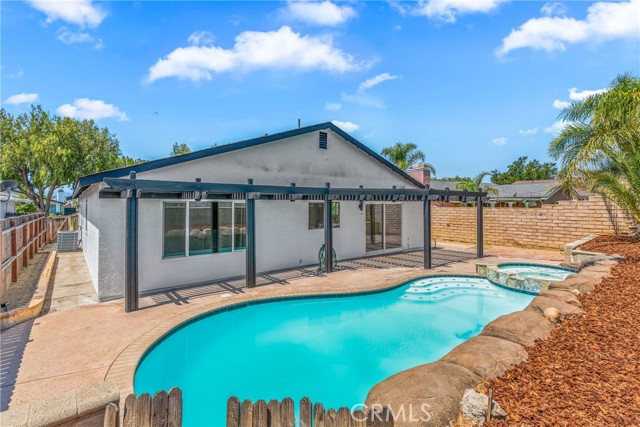Detail Gallery Image 30 of 32 For 1157 Fallbrook Dr, Corona,  CA 92878 - 4 Beds | 2 Baths