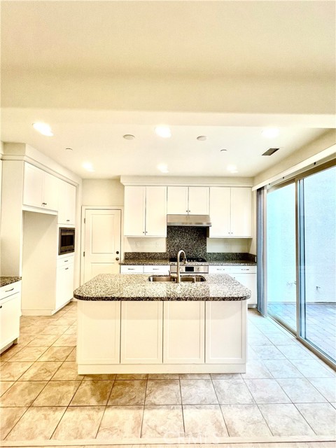 110 Waterleaf, Irvine CA: https://media.crmls.org/medias/2872a328-8883-40da-8e44-be1bbc594626.jpg