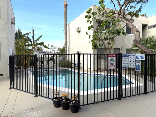 Detail Gallery Image 10 of 15 For 18657 Collins St #19,  Tarzana,  CA 91356 - 1 Beds | 1 Baths