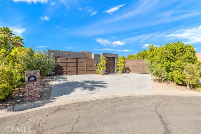 2600 E Vincentia, Palm Springs, CA 92262