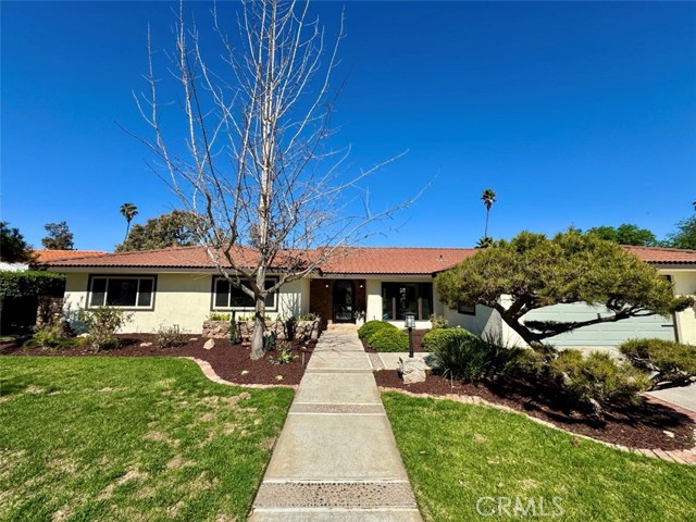 1415 Via Vallarta, Riverside CA: https://media.crmls.org/medias/287345c3-1dc4-45a7-9873-307e5adbb6bb.jpg