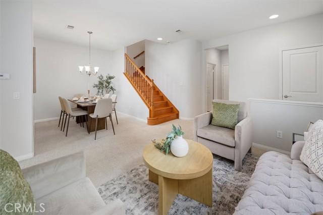 Detail Gallery Image 5 of 43 For 19345 Laroda Ln, Saugus,  CA 91350 - 3 Beds | 2/1 Baths