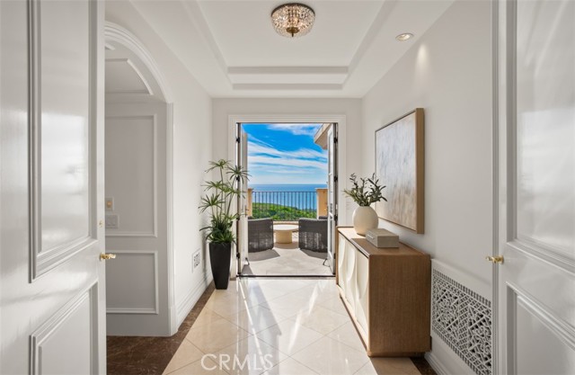 50 Pelican Crest, Newport Coast CA: https://media.crmls.org/medias/2877745e-d674-41c1-91ab-74f888031d84.jpg