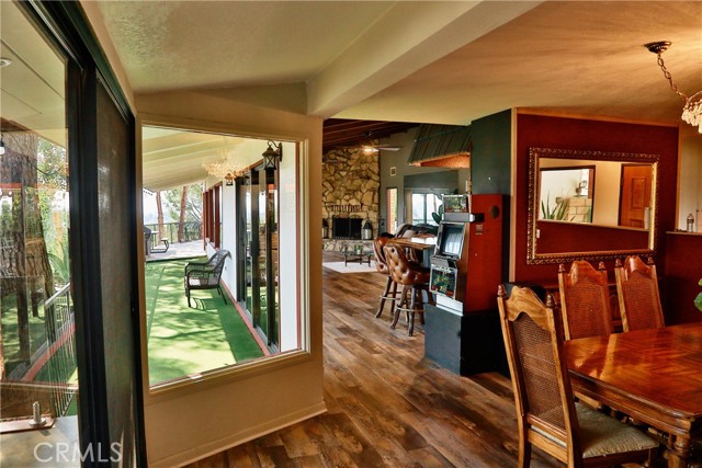 27424 Homyr Place, Canyon Country CA: https://media.crmls.org/medias/28786a54-6303-4c5b-abca-c450f91df2a7.jpg