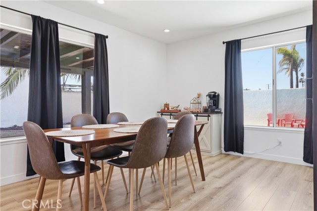 Detail Gallery Image 13 of 47 For 2019 N Hietter, Simi Valley,  CA 93063 - 3 Beds | 3 Baths