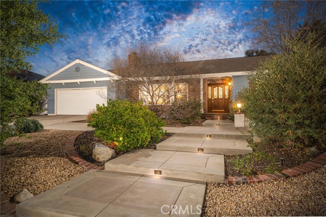 Detail Gallery Image 1 of 39 For 143 W Monterrey Dr, Claremont,  CA 91711 - 4 Beds | 2 Baths