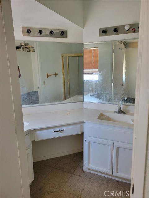 1217 Lill Hill Drive, Needles CA: https://media.crmls.org/medias/287c5e05-6331-42e8-8748-d71b1fc7e2e7.jpg